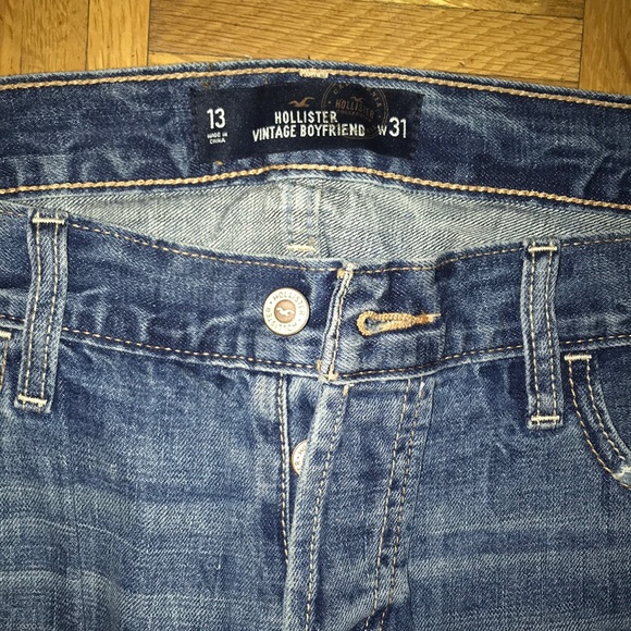 Hollister Vintage Boyfriend Jeans - Picture 2 of 4